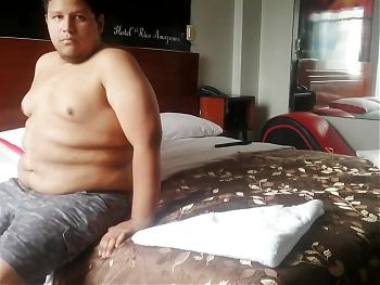 P2 YOUNG BEAR SUCKING MY DICK TO ORIENTAL TOPACT IN THE HOTEL 